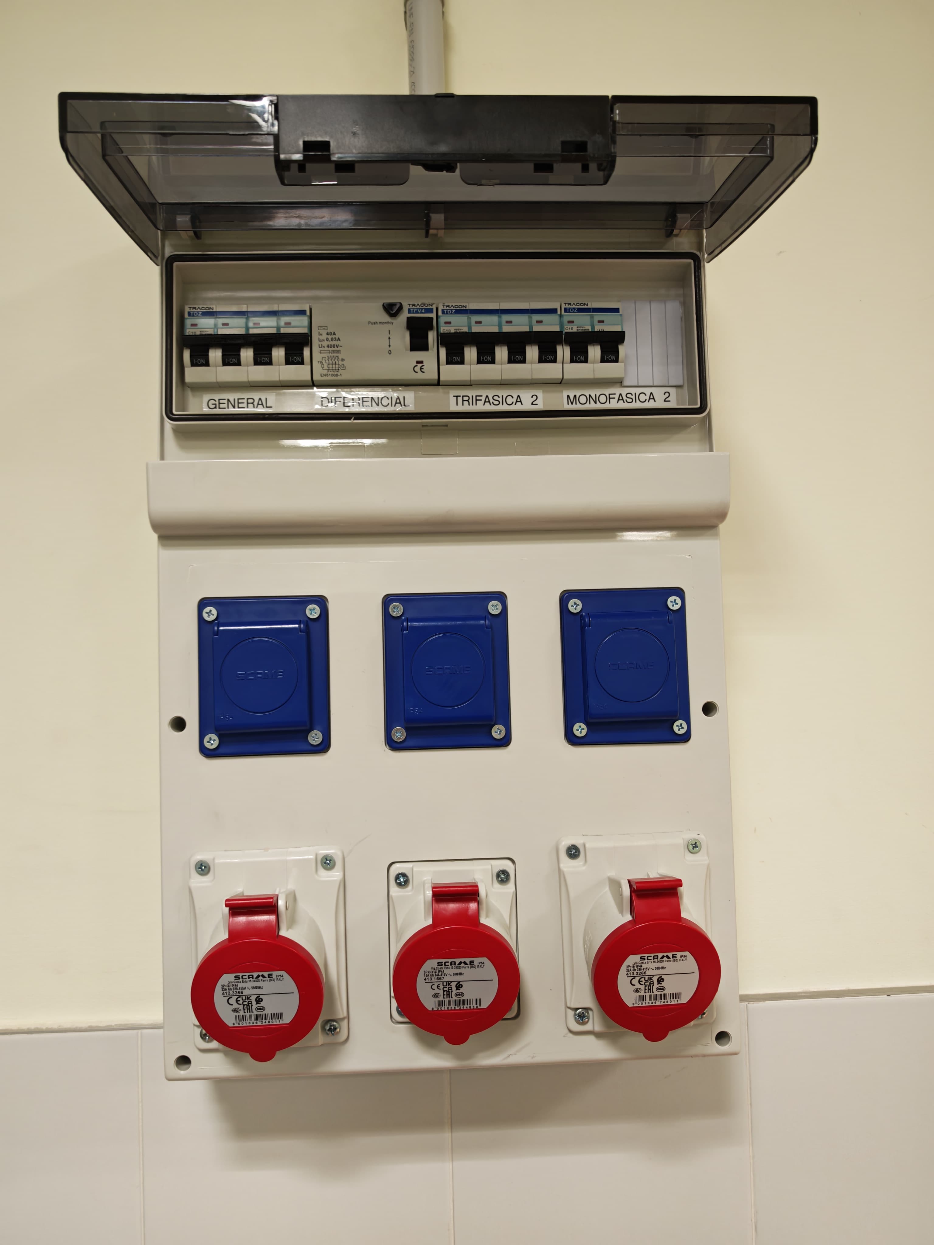 Instalaciones Eléctricas - Imagen 1